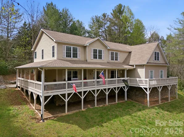 273 Cross Creek Dr, Marion, NC 28752