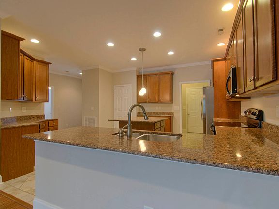 5th image of 780 Meadow Walk Ln