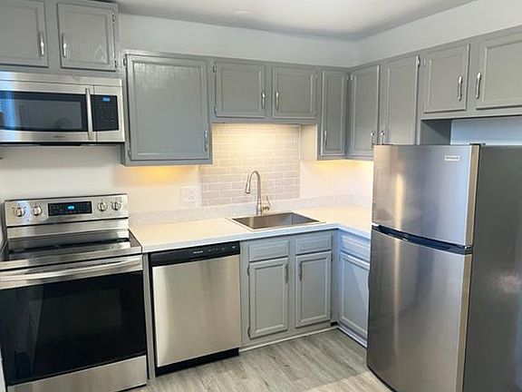 2nd image of 105 N Willow St APT 1