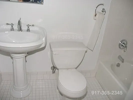 Rented by Metropolitan Realty | media 7