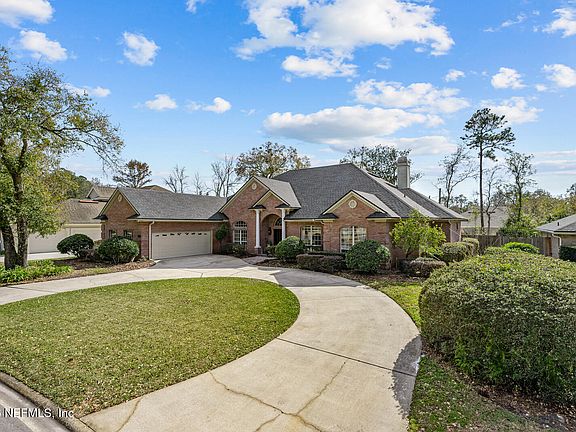 3rd image of 3728 MOSSWOOD Court