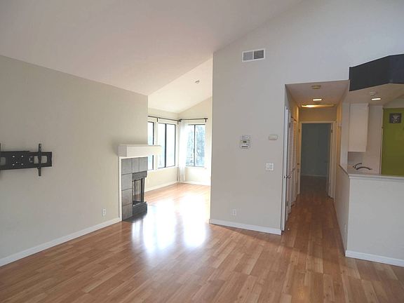 5th image of 6452 Buena Vista Dr #B