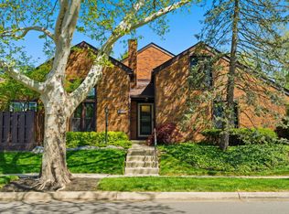 2080 Mackenzie Dr #12, Columbus, OH 43220