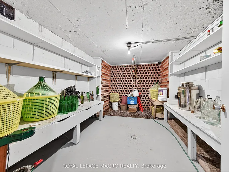 213 Stone Church Rd W — Photo 37