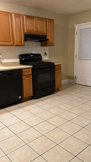 2 bed, 956 sqft, $1,375 — Photo 3