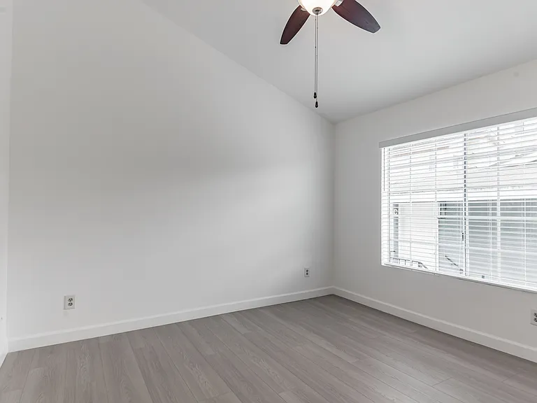 329 Sierra St #4 — Photo 13