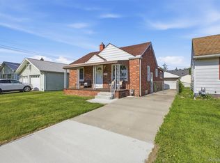 1130 Electric St, Wyandotte, MI 48192