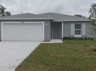 472 NW Raymond Ln, Pt Saint Lucie, FL 34983