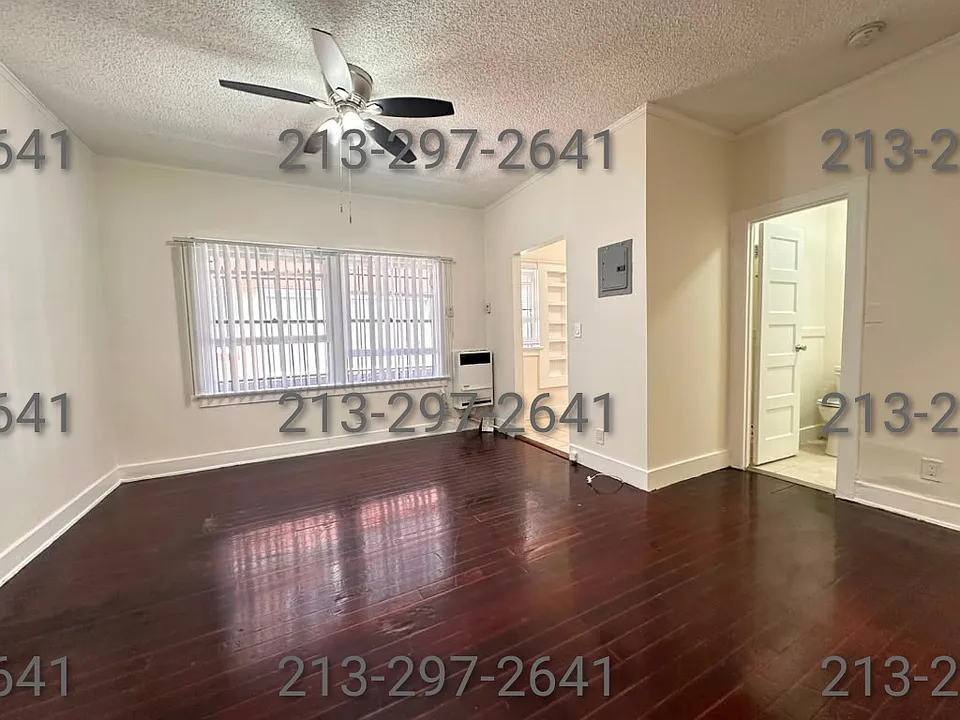 544 N Heliotrope Dr #104