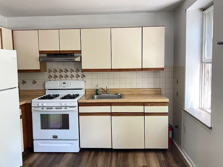864 N 4th St #2 — Photo 12