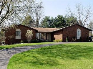 7316 Brookview Dr, Brighton, MI
