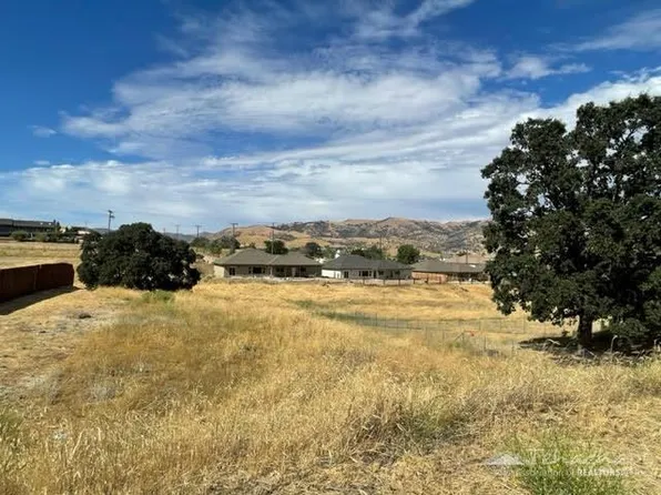 21001 Carriage Dr #27, Tehachapi, CA 93561