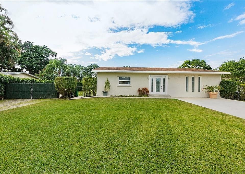 1st image of 4301 SW 74th Avenue