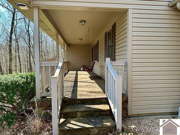 4th image of 210 Mullins Ln