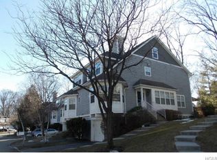 26 Mystic Dr, Ossining, NY 10562