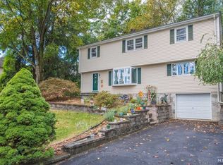 12 Harding Ct, Park Ridge, NJ 07656