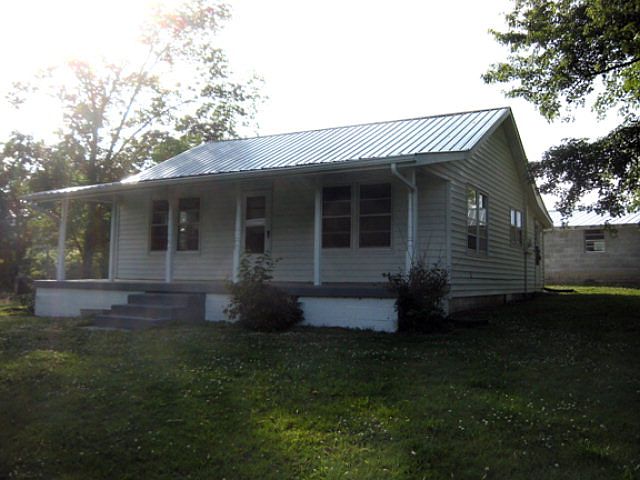 2nd image of 1090 Gladdice Hwy