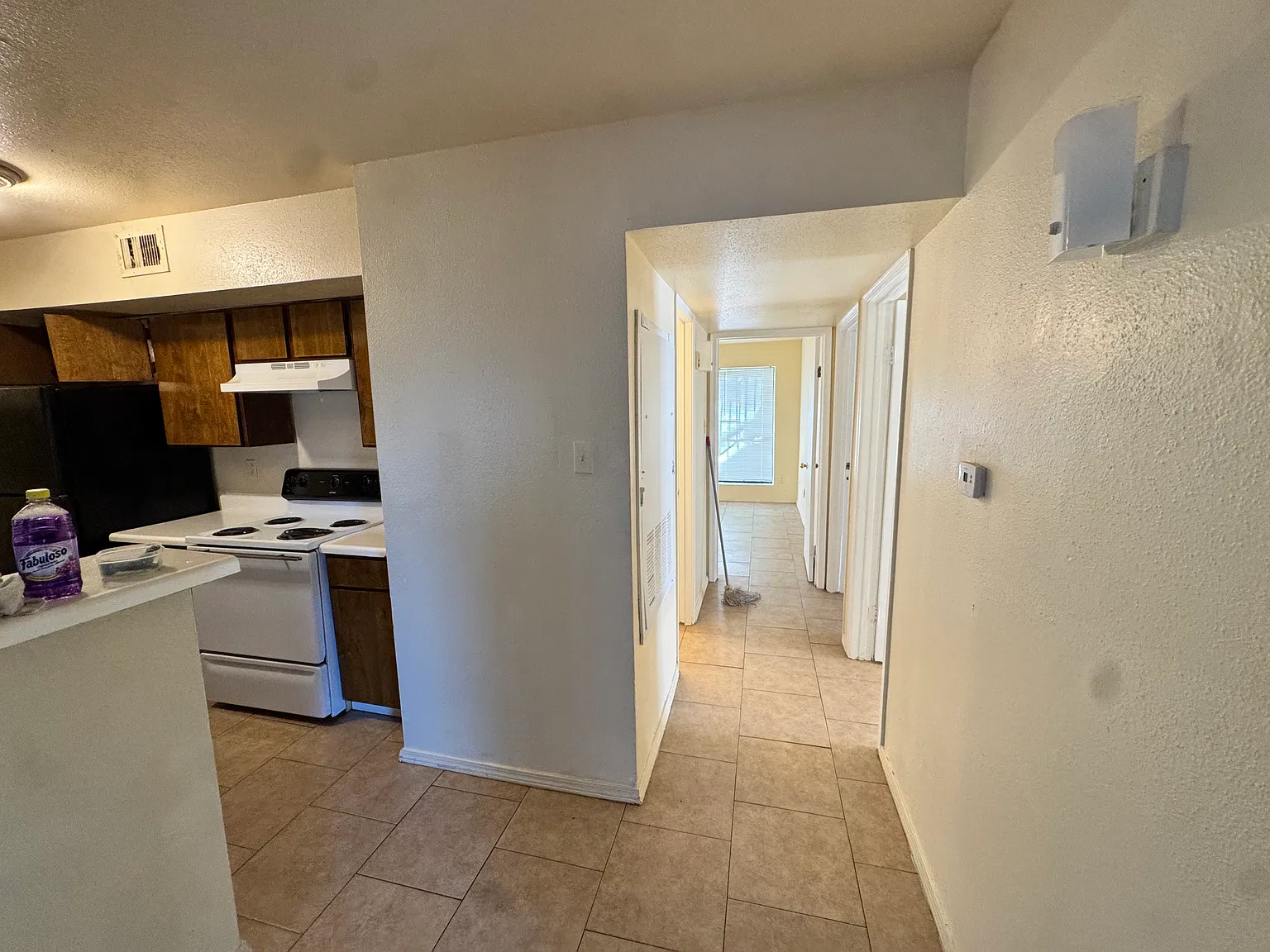 3 bed, 1179 sqft, $1,300 — Photo 3