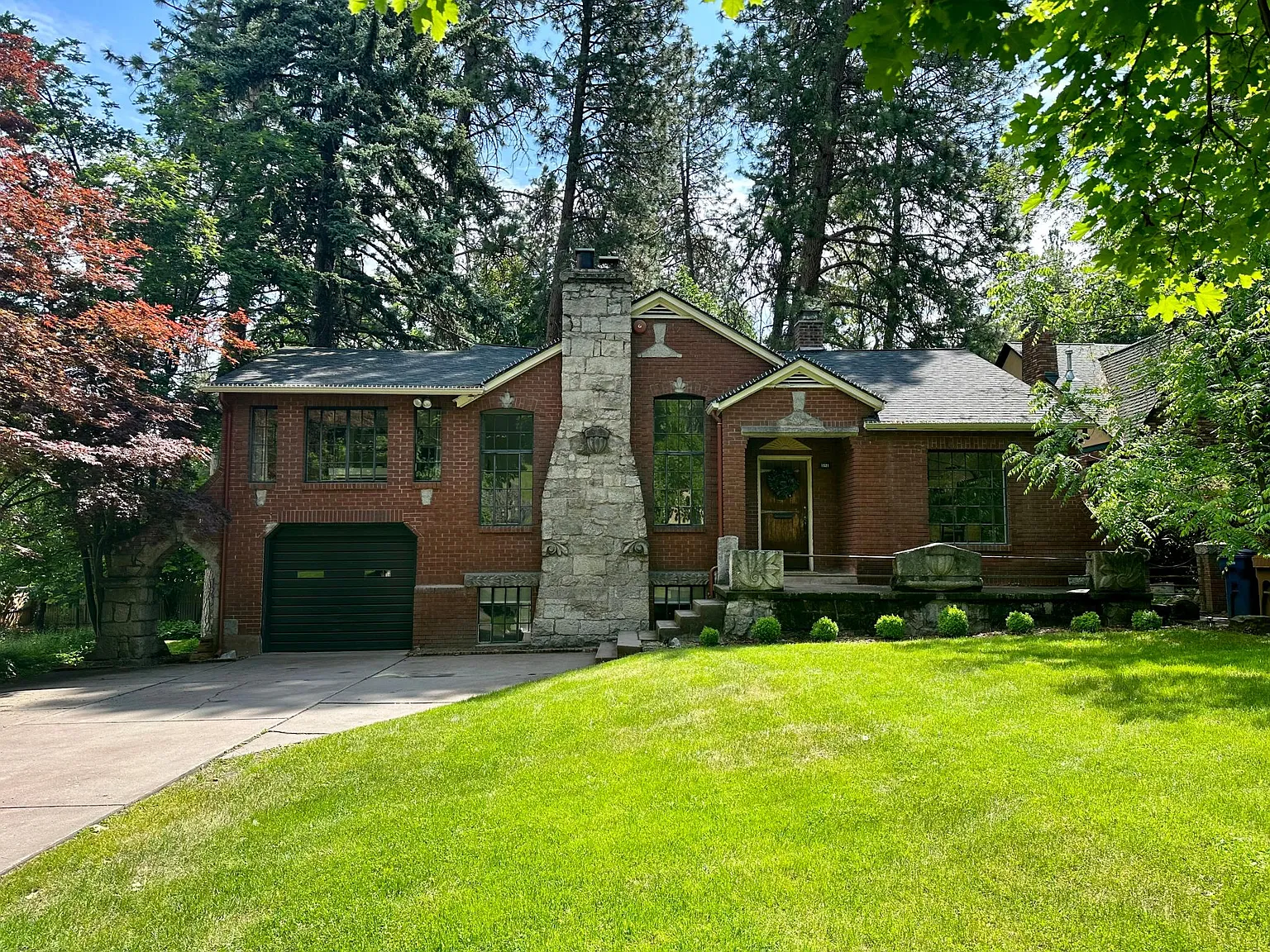 4 bed, 2400 sqft, $7,500 — Photo 3