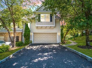 40 Woodcrest Ln #40, Danbury, CT 06810