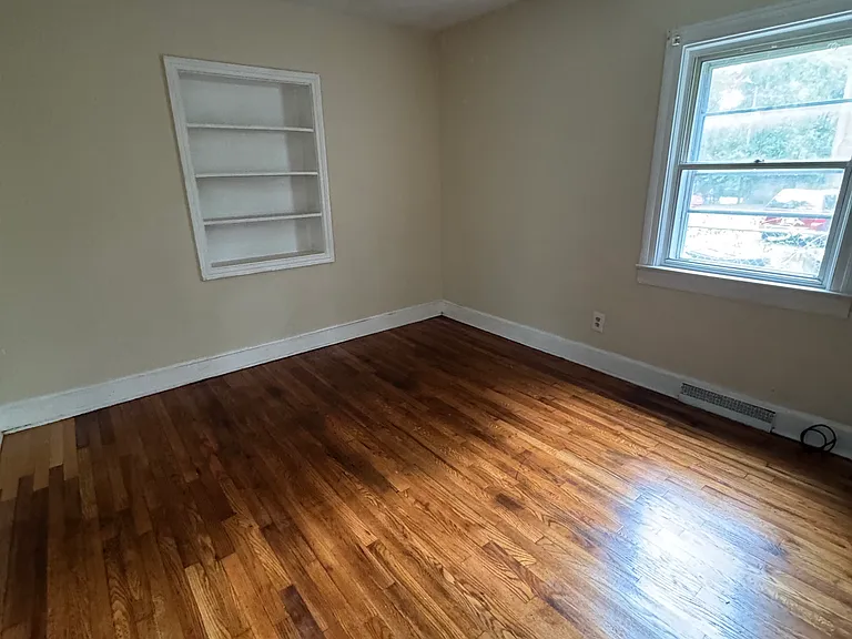 1009 Westover Ave — Photo 5