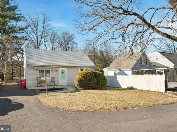 420 Fir St, Warminster, PA 18974