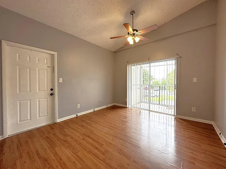 640 Cypress Club Way #G — Photo 4