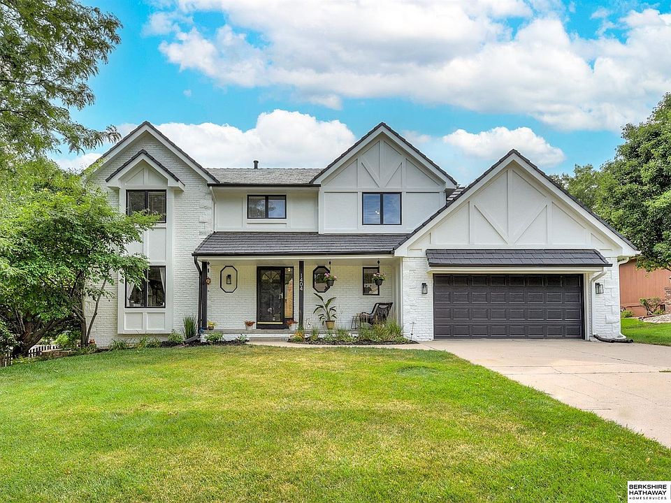 1st image of 1404 N 131 Avenue Cir