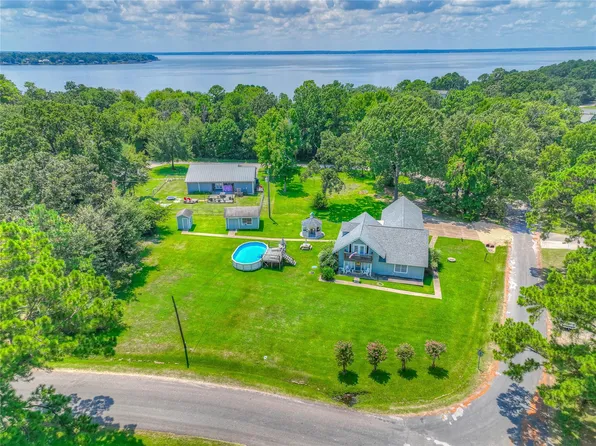 111 Sequoia Dr, Livingston, TX 77351