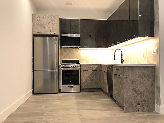 2nd image of 1325 Pacific St APT 1