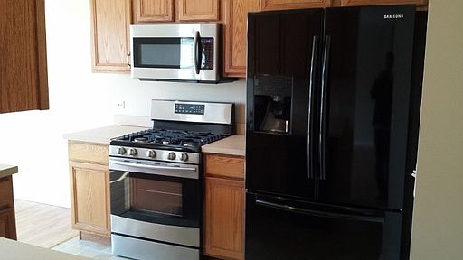 4th image of 1105 Grass Lake Dr