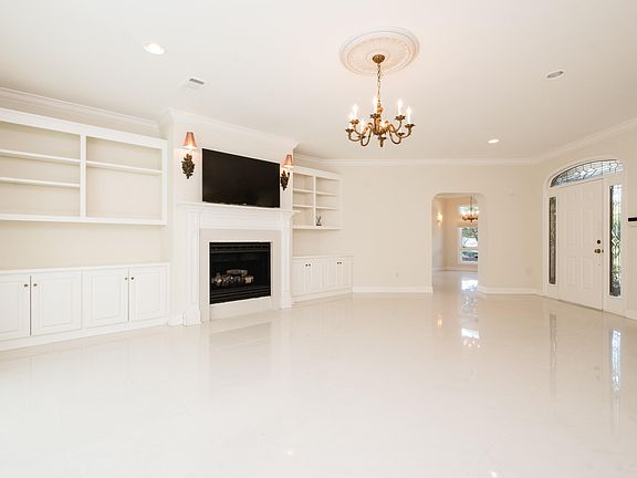 5th image of 51 Hunters Green Cir