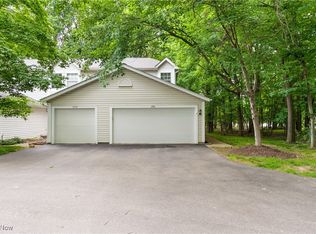 2961 Heatherwood Ct, Stow, OH 44224