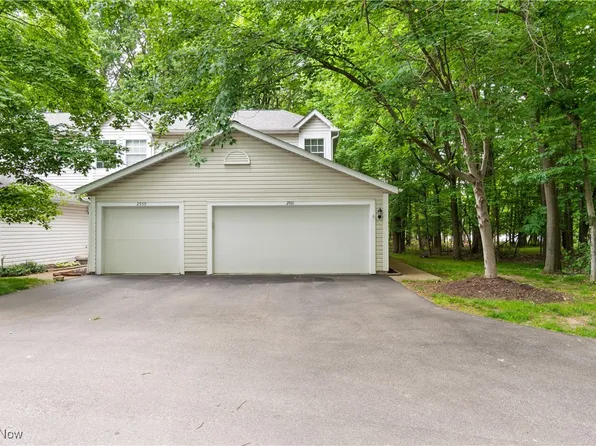 2961 Heatherwood Ct, Stow, OH 44224