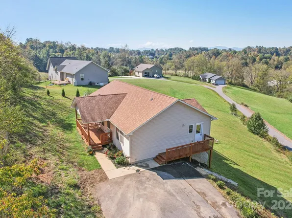 16 New Clayton Ext, Weaverville, NC 28787