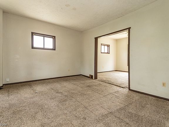 3rd image of 980 Evangeline Rd