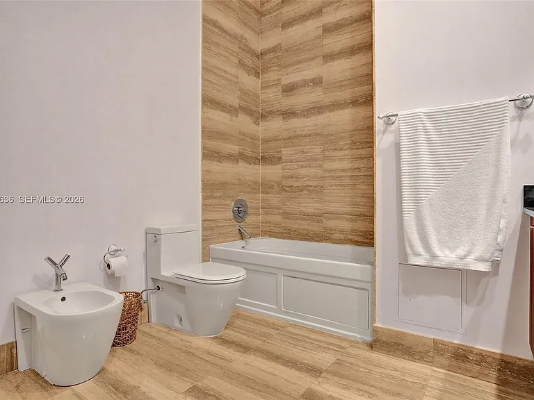 16001 Collins Ave #4305 — Photo 33