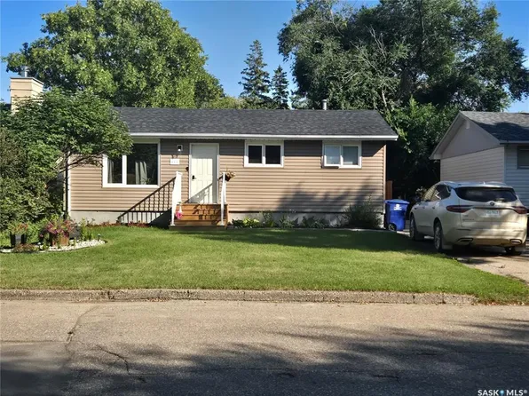 111 Sullivan St, Stoughton, SK S0G 4T0