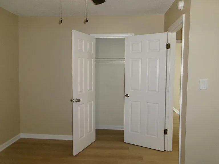 4346 Oak St #F — Photo 11