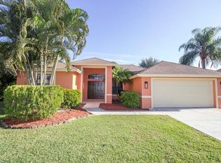 305 Sawgrass Ct, Naples, FL 34110