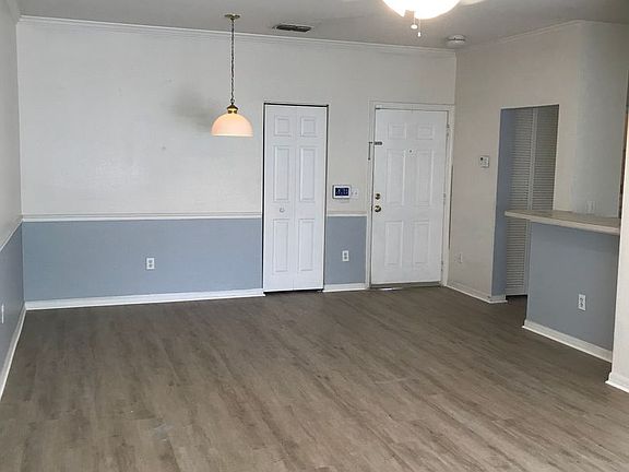 2nd image of 3589 Conroy Rd