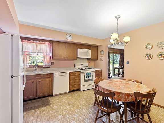 4th image of 6453 Laurel Ave