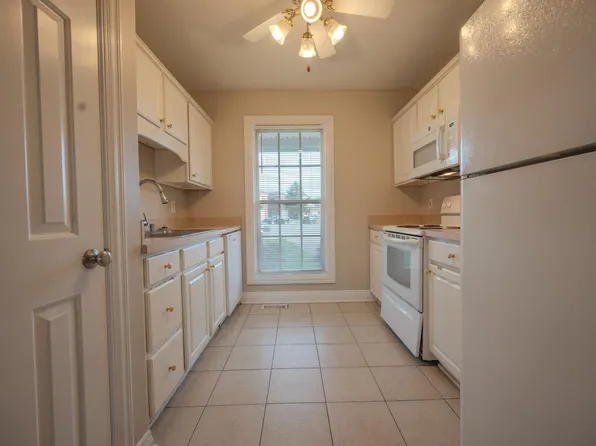 3884 Sugar Creek Dr, Lexington, KY 40517