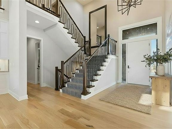 2nd image of 17021 Lucille St