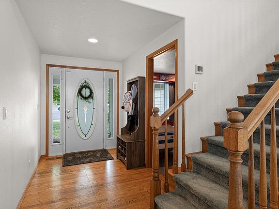 3rd image of 752 Mallory Ct