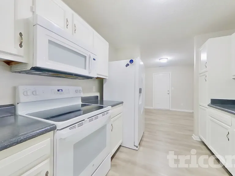 5314 Cliff Ridge Dr — Photo 6