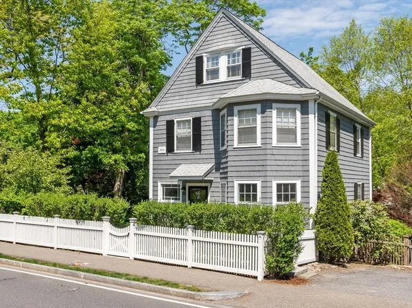 25 Glen Rd, Wellesley, MA 02481