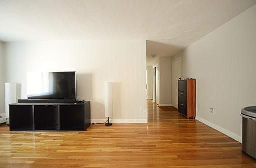 2nd image of 135 Beaconsfield Rd #21