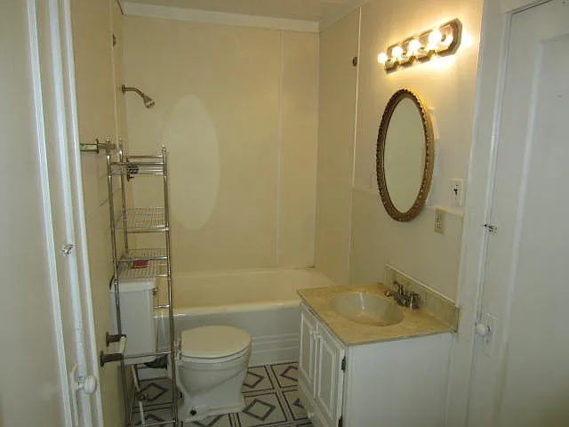 1122 E Loren Near MSU & Phelps Grove Park — Photo 4