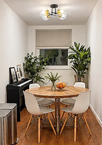 209 East 48th Street — Photo 2
